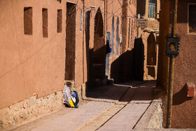 ردای قرمز پاییز بر تن ابیانه