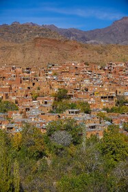 ردای قرمز پاییز بر تن ابیانه