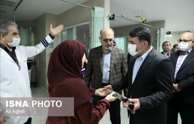 تقدیر از پرستاران توسط استاندار و فرماندار یزد همزمان با روز پرستار