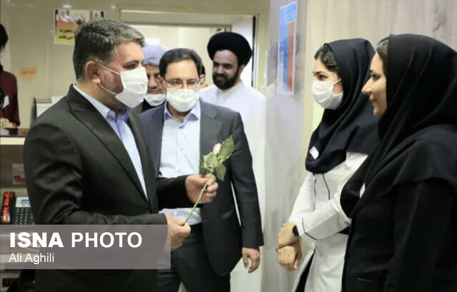 تقدیر از پرستاران توسط استاندار و فرماندار یزد همزمان با روز پرستار