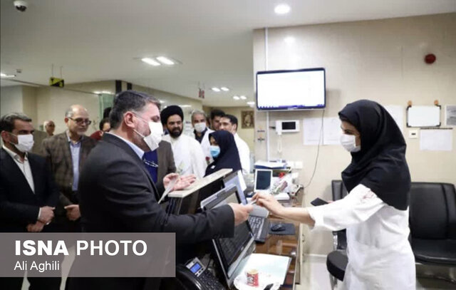 تقدیر از پرستاران توسط استاندار و فرماندار یزد همزمان با روز پرستار 