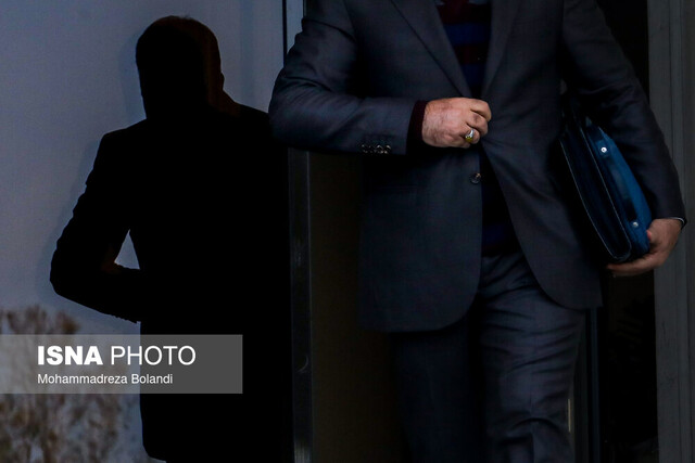 عکس تزیینی است استعفا، پایان کار وزرای ناکارآمد