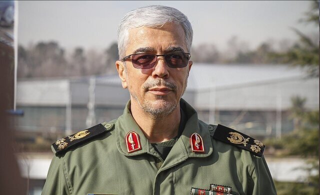 اخراج نیروهای تروریست آمریکا از منطقه و انتقام از آمران شهادت شهید سلیمانی محفوظ است اخراج نیروهای تروریست آمریکا از منطقه و انتقام از آمران شهادت شهید سلیمانی محفوظ است