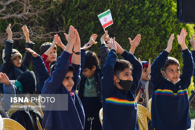 عکس تزئینی است نظرسنجی از دهه هشتاد و نودی های پایتخت برای تعیین نوع تفریحشان