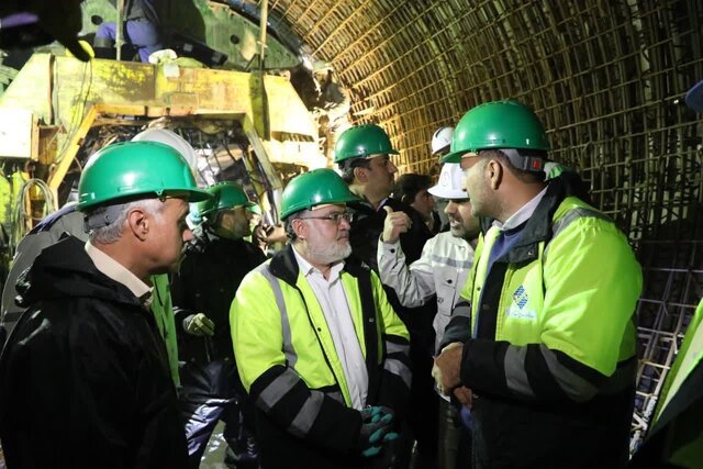 پیکر در حال مرگ دریاچه جان می گیرد!