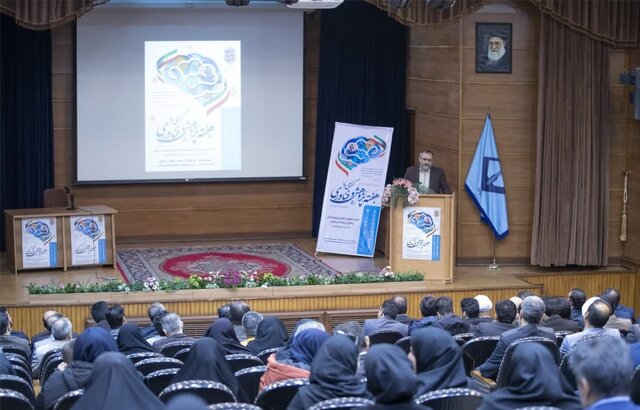 مراکز دانشگاهی استان مرکزی جایگاه خود را در پازل حرکت به سوی نوآوری پیدا کنند