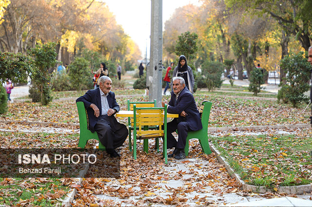 روزگار پاییزی بلوار تاق‌بستان