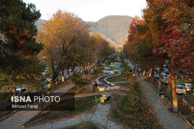 روزگار پاییزی بلوار تاق‌بستان