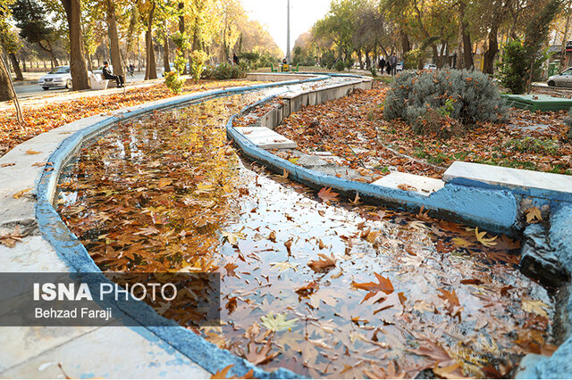 روزگار پاییزی بلوار تاق‌بستان