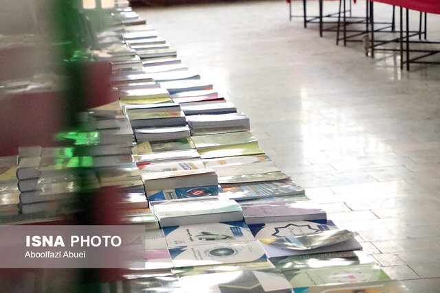 عرضه ۱۰ هزار جلد کتاب در نمایشگاه مهریز