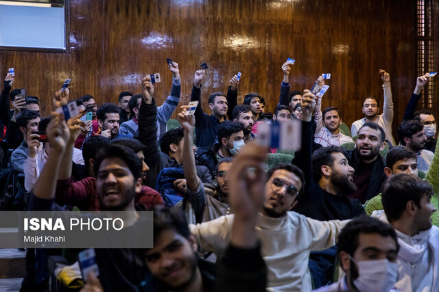 یکی از اهداف دانشگاه آزاد تقویت تشکلهای دانشجویی است  یکی از اهداف دانشگاه آزاد تقویت تشکلهای دانشجویی است