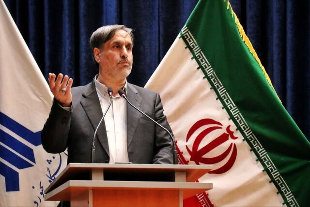 دانشجویان، چراغ راه روشنگری در جامعه باشند/ ضرورت تسلط بر تاریخ برای پیش‌بینی آینده