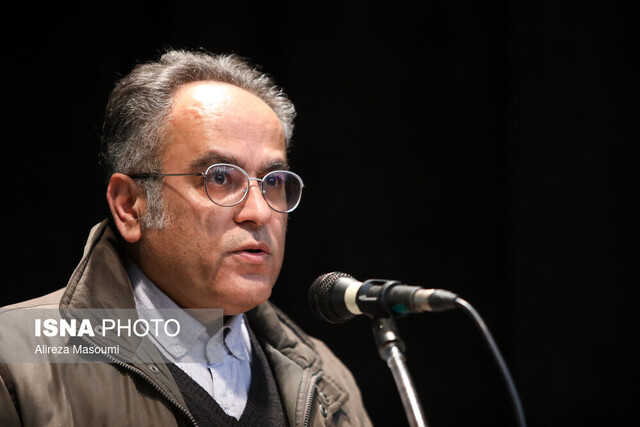 «مفتون امینی» با لغتنامه ترکی شعر نگفته است