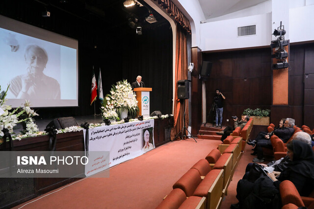 «مفتون امینی» با لغتنامه ترکی شعر نگفته است