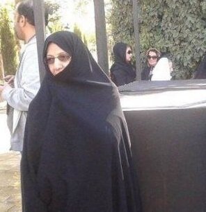 چرا خواهر آیتالله خامنهای از او برائت جست؟
