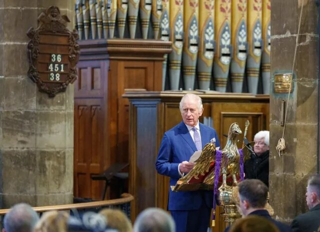 پادشاه انگلیس کبک سوگند اجباری مقامات منتخب به پادشاه بریتانیا را کنار گذاشت