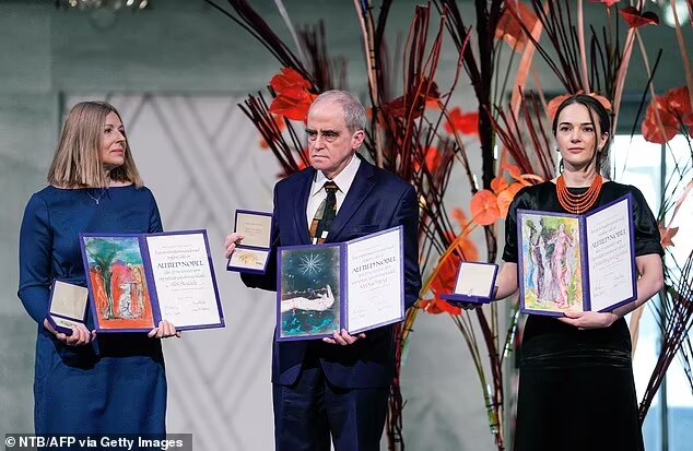 برندگان جایزه نوبل جوایز خود را دریافت کردند