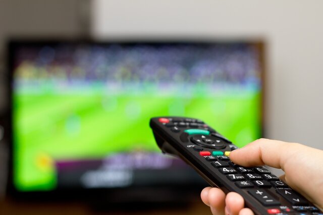 برای تماشای مسابقات فوتبال‌ می‌توانید صدای گزارشگر را انتخاب کنید