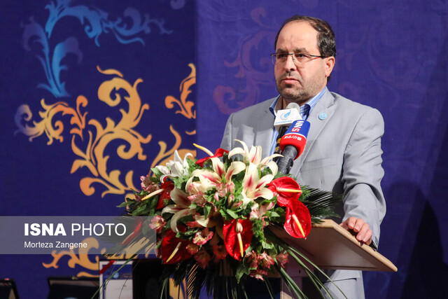 در روابط استاد و دانشجو اخلاق حاکم شود؛ با اخلاق پژوهشی و چماق قانون در روابط استاد و دانشجو اخلاق حاکم شود؛ با اخلاق پژوهشی و چماق قانون