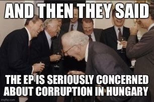 نخست وزیر مجارستان با انتشار یک "میم" تحقیقات فساد پارلمان اروپا را مسخره کرد