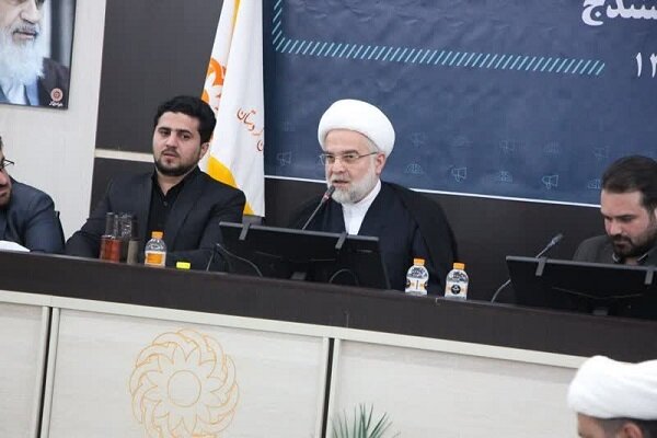 مطالبات استان کردستان را در چارچوب قانون پیگیری خواهیم کرد