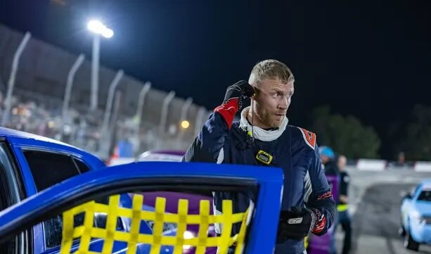 مجری «تخت‌گاز» پس از تصادف راهی بیمارستان شد