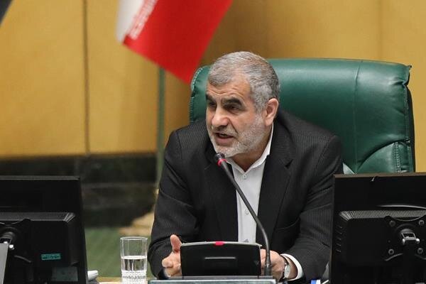 حضور وزیر کار و علوم و بررسی چالش صندوقهای بازنشستگی در مجلس