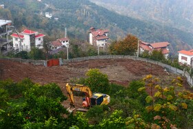 سود ویلاسازی در جنگلهای شمال کشور طی سالهای اخیر چنان رشد کرد که برخی ویلاسازان با استفاده از استثناهای مسکوت در قانون، از هر فرصتی برای رسوخ ویلا به عمق جنگلهای هیرکانی بهره میبرند.