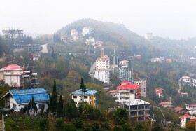 وضعیت جنگلها در این چند ساله نشان میدهد که به آرامی جنگلها از پایین دست خورده شدهاند و ویلاسازی تبدیل به بازار بسیار بزرگی با گردش مالی چند ده هزار میلیاردی شده است.