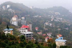 قصه تلخ تغییر غیرمجاز کاربری اراضی مازندران همچنان ادامه دارد و بهجای اینکه شاهد رویش درخت باشیم اما این روزها شاهد رویش ویلاهای لاکچری هستیم که کارشناسان از آن بهعنوان مرگ خاموش جنگل نام میبرند.