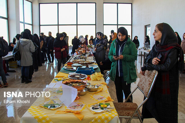 چهارمین جشنواره غذاهای بومی و محلی ویژه دانشجویان دانشگاههای استان زنجان