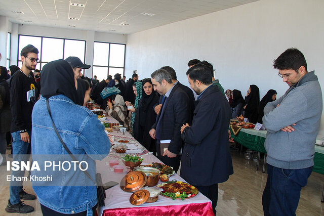 چهارمین جشنواره غذاهای بومی و محلی ویژه دانشجویان دانشگاههای استان زنجان