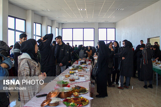 چهارمین جشنواره غذاهای بومی و محلی ویژه دانشجویان دانشگاههای استان زنجان