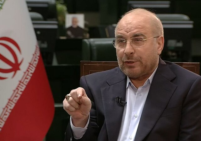 توضیح نمایندگان درباره قیمت بنزین و دلایل افزایش ۳۳ درصدی نرخ ارز