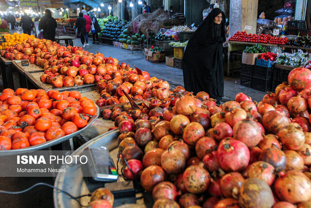 رصد میدانی کالاها در بازار شب یلدای قزوین/ افزایش قیمت ۳۰ درصدی آجیل