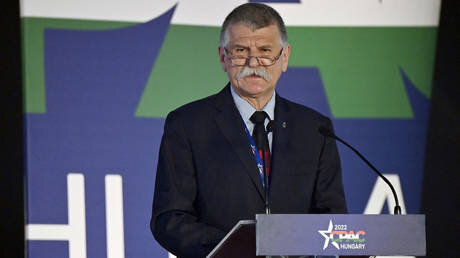 لاسلو کوور، رئیس پارلمان مجارستان مجارستان: اشتباه غرب در اوکراین چارهای برای روسیه باقی نگذاشت