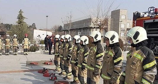 ۱۶ زن آتشنشان کجا هستند؟