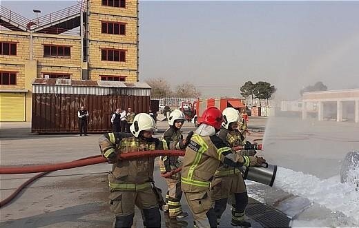 ۱۶ زن آتشنشان کجا هستند؟