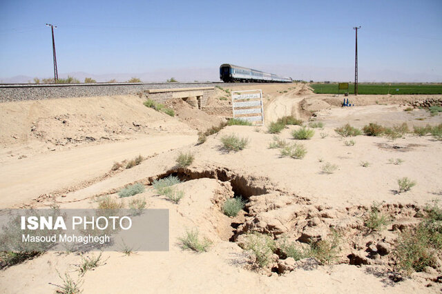 فرونشستها و ضرورت مدیریت بر آبخوانها و محدودیت در برداشتها