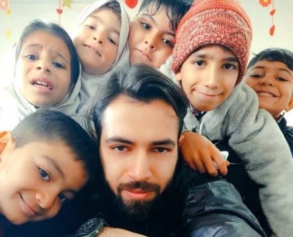 عکاسی که معلم شد/اداره کلاس مختلط سخت تر است!