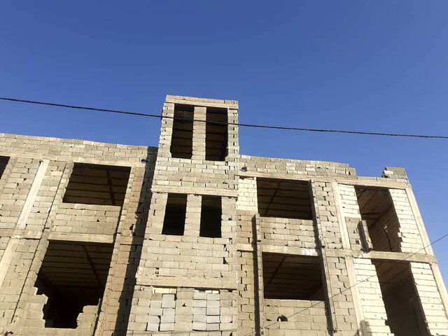 نمایی از واحدهای نیمه کاره مسکن مهر شهرک بلکو بی مهری مسکن مهر در شهرک بلکوی یاسوج پس از ۱۲سال