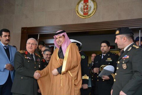 مقام ارشد نظامی عربستان در ترکیه درباره همکاری دفاعی مذاکره کرد مقام ارشد نظامی عربستان در ترکیه درباره همکاری دفاعی مذاکره کرد