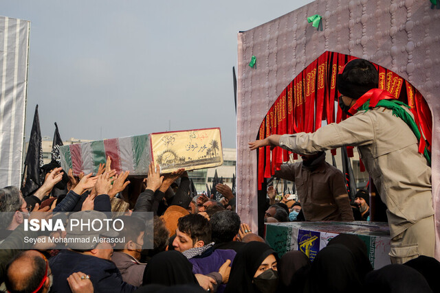 عکس آرشیوی است برنامههای خراسان رضوی جهت تشییع پیکر ۱۲ شهید گمنام در سالروز شهادت حضرت زهرا(س)