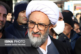 ملت ایران پای ارزش‌های انقلاب و پرچم نظام ایستاده‌اند