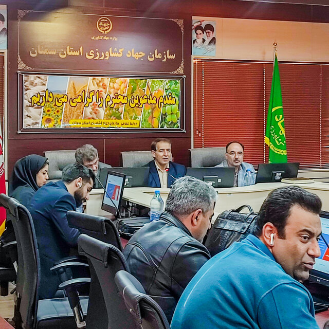 آغاز عرضه ی مرغ زنده از طریق سامانه رهتاب در استان سمنان