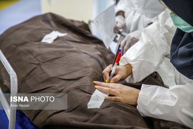 عکس آرشیوی است تداوم روند افزایشی آمار قربانیان کرونا در فارس