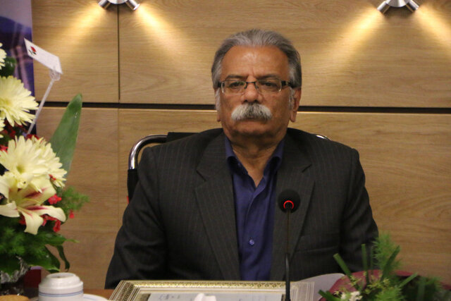 عبدالحسین فرزاد واکنش عبدالحسین فرزاد به سخنان افخمی/ دوستان فیلمساز یا حرفی ندارند یا میترسند