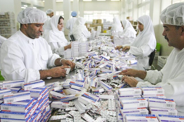 عکس دریافتی از هلال احمر. تولید دارو در هلالاحمر دو برابر شد