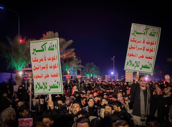 العراقيون يحيون الذكرى الثالثة لاستشهاد قادة النصر