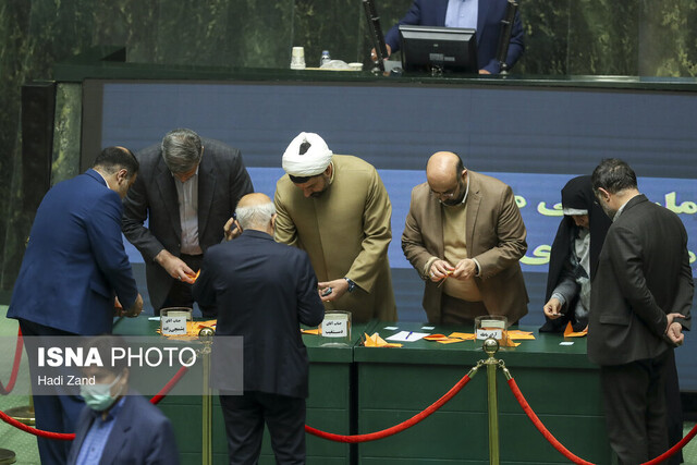 دومین کارت زرد به وزیر ورزش/ انتخاب رئیس دیوان محاسبات